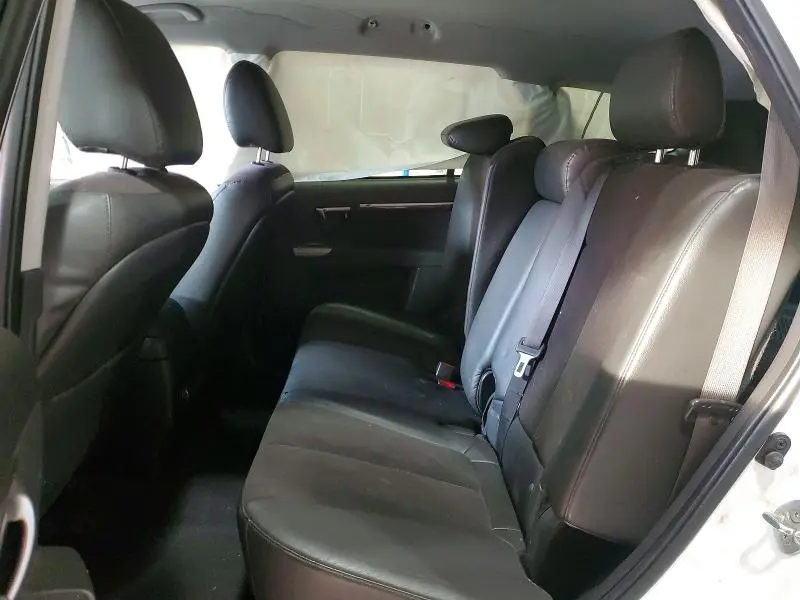 2011 HYUNDAI SANTA FE SE  