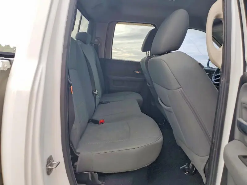 2013 RAM 1500 SLT  
