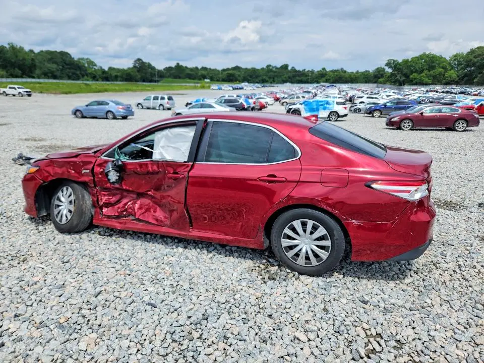 2019 TOYOTA CAMRY LE  