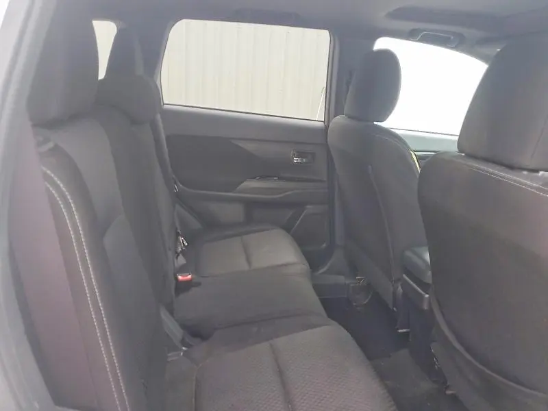2018 MITSUBISHI OUTLANDER SE  