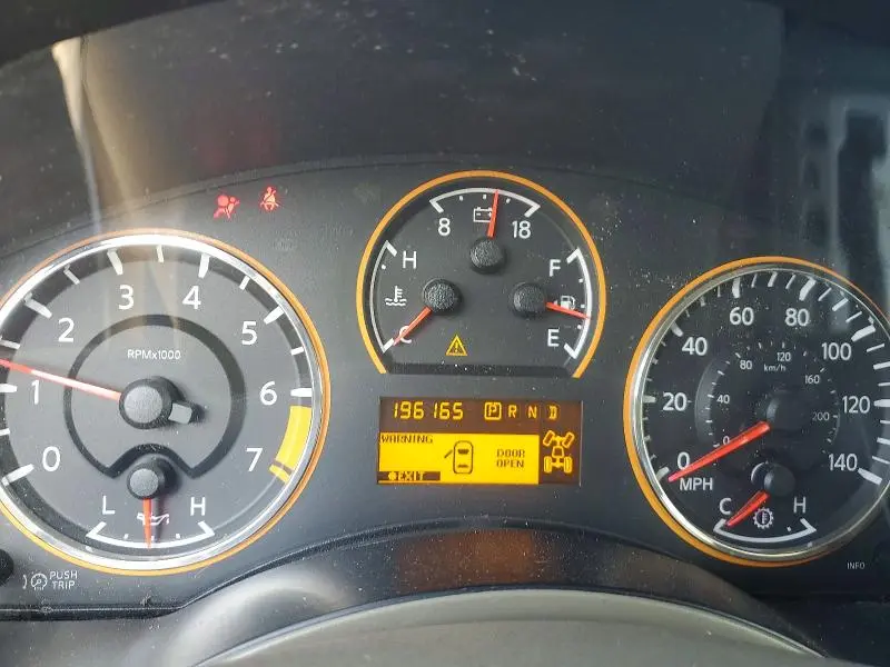2015 NISSAN ARMADA SV  