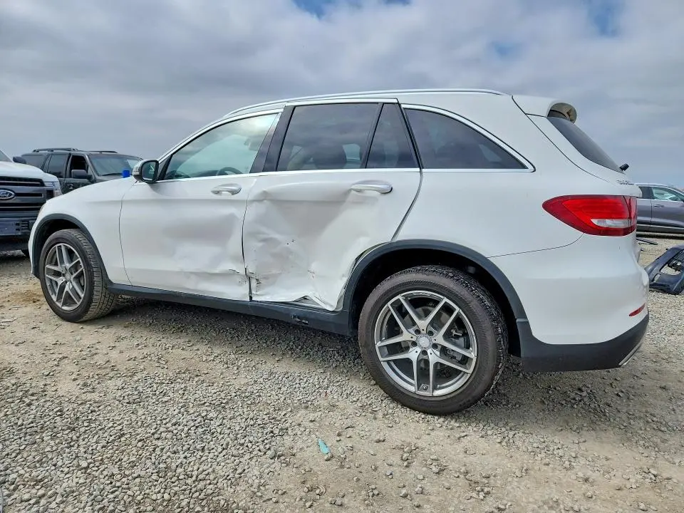 2016 MERCEDES-BENZ GLC 300  