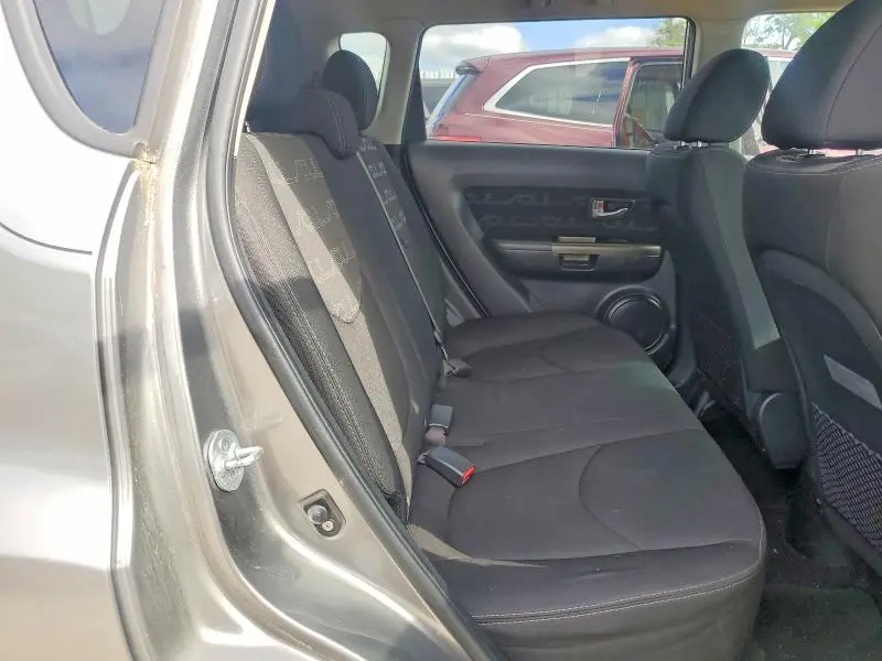 2013 KIA SOUL +  