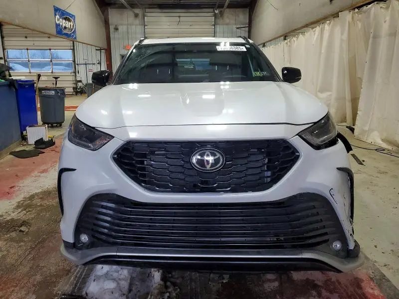 2022 TOYOTA HIGHLANDER XSE  