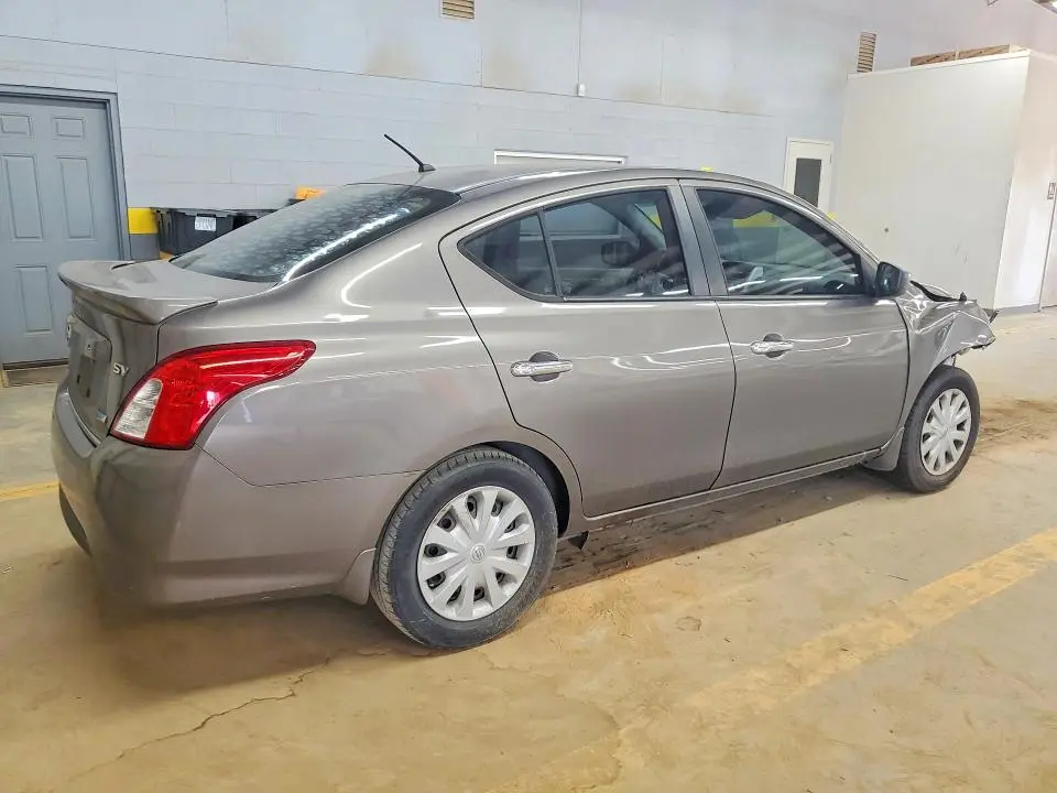 2015 NISSAN VERSA 1.6 SV  