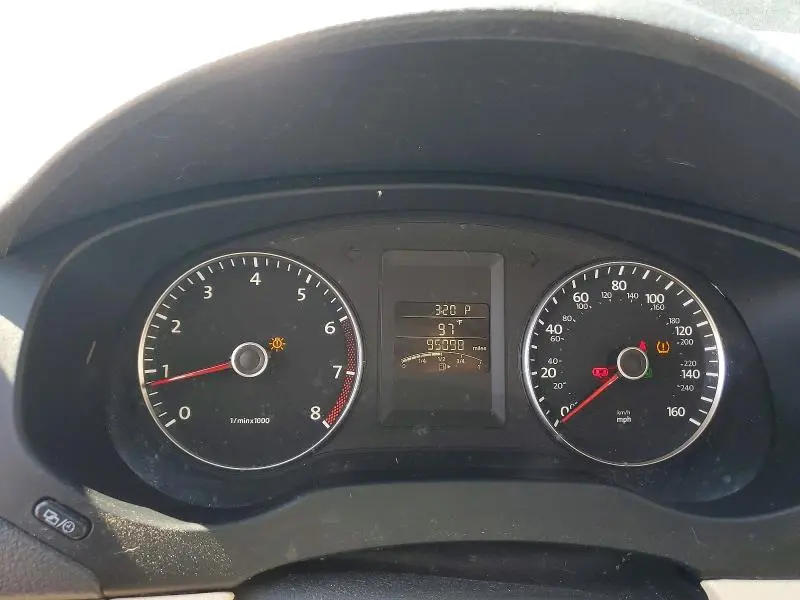 2012 VOLKSWAGEN JETTA SE  