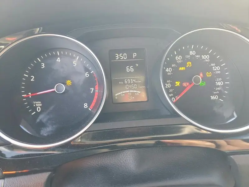 2017 VOLKSWAGEN JETTA SPORT  