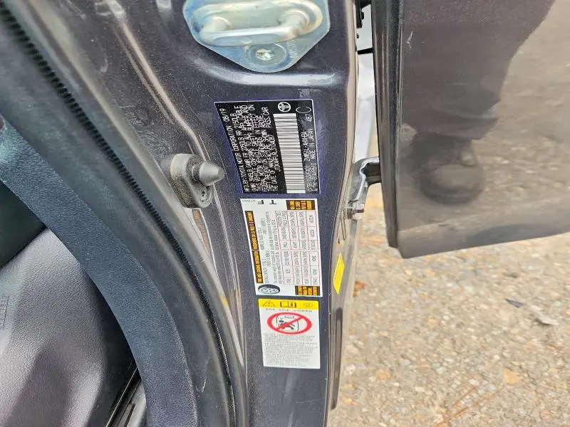 2020 TOYOTA PRIUS LIMITED  