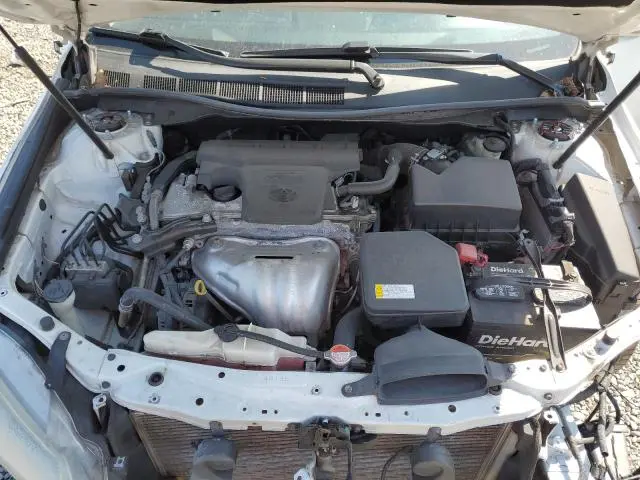 2016 TOYOTA CAMRY LE  