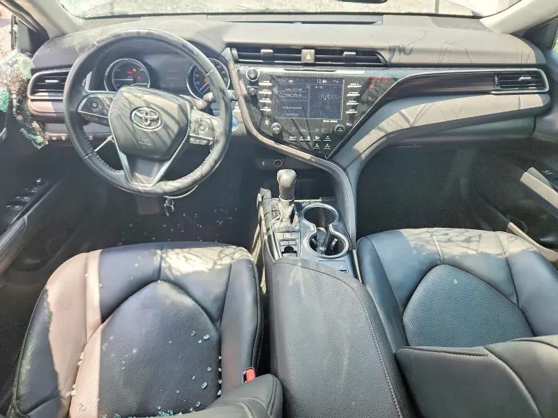 2020 TOYOTA CAMRY XLE  