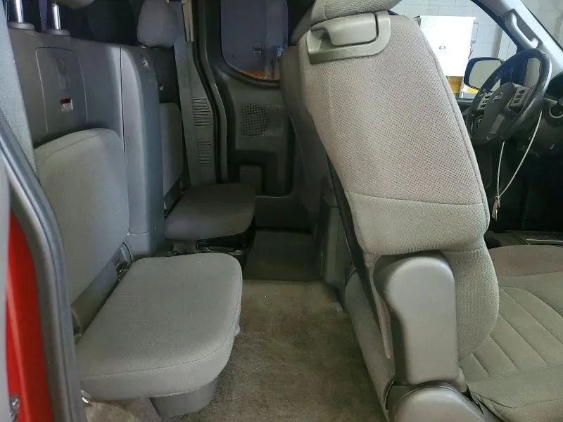 2014 NISSAN FRONTIER S  