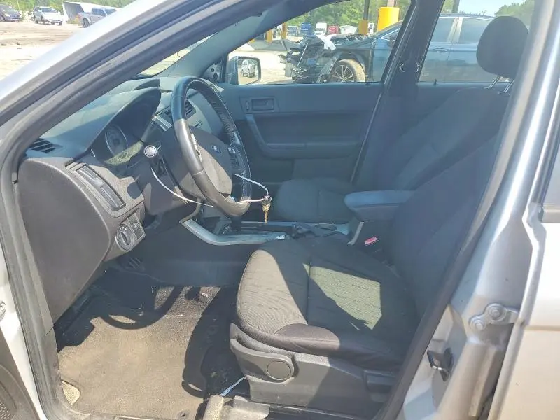 2011 FORD FOCUS SE  