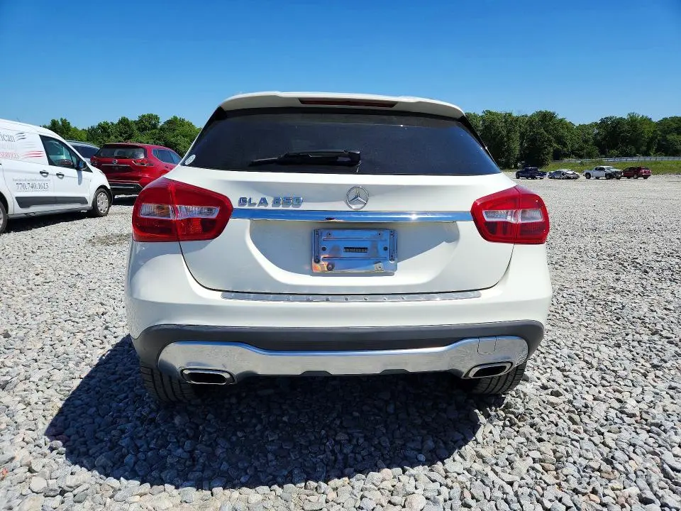 2018 MERCEDES-BENZ GLA 250  