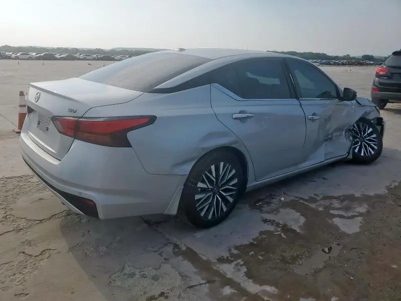 2024 NISSAN ALTIMA SV  