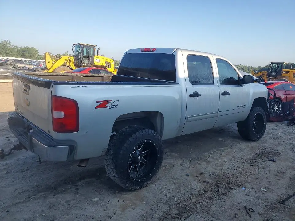 2011 CHEVROLET SILVERADO K1500 LT  