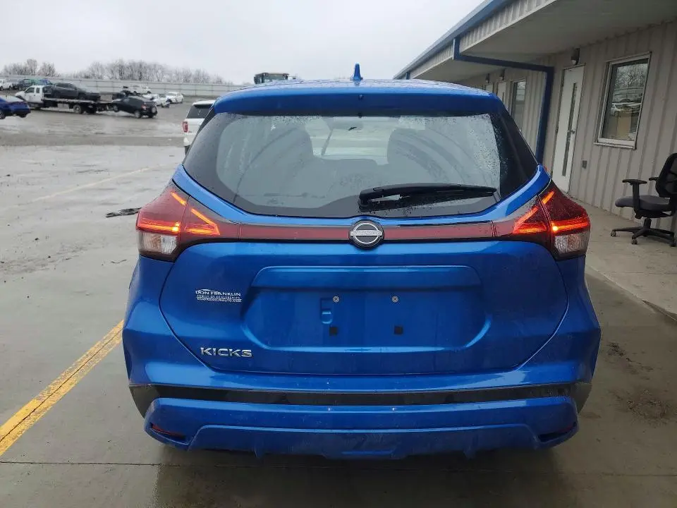 2024 NISSAN KICKS S  