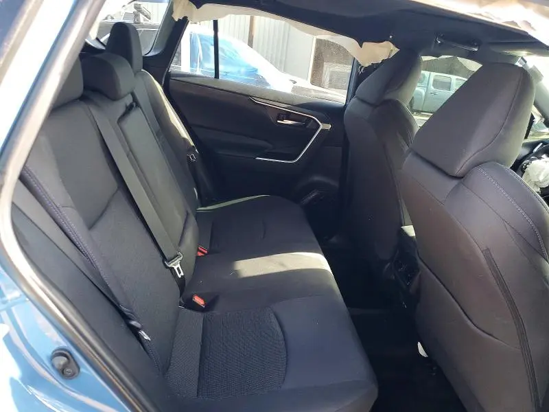 2022 TOYOTA RAV4 SE  