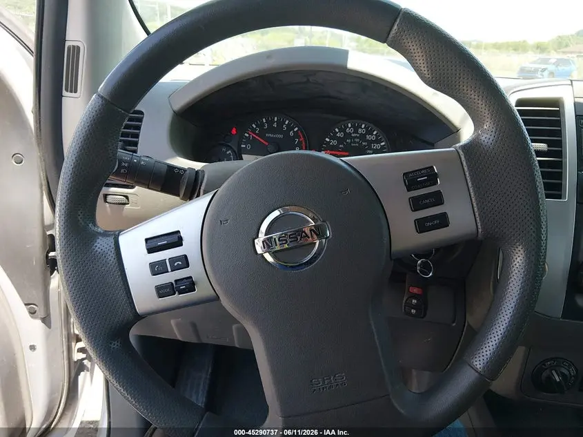 2015 NISSAN FRONTIER SV