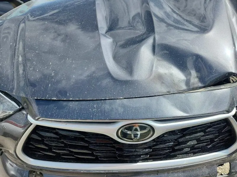 2021 TOYOTA HIGHLANDER LE  