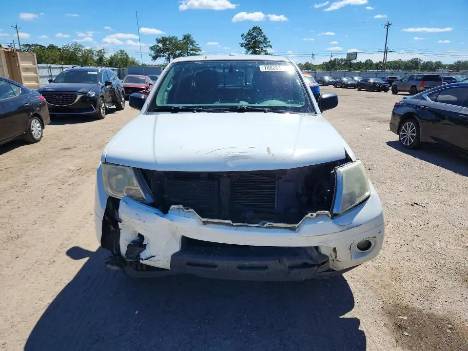 2015 NISSAN FRONTIER DESERT RUNNER  