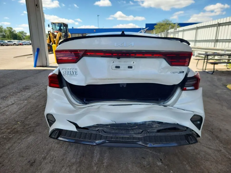 2023 KIA FORTE GT LINE  
