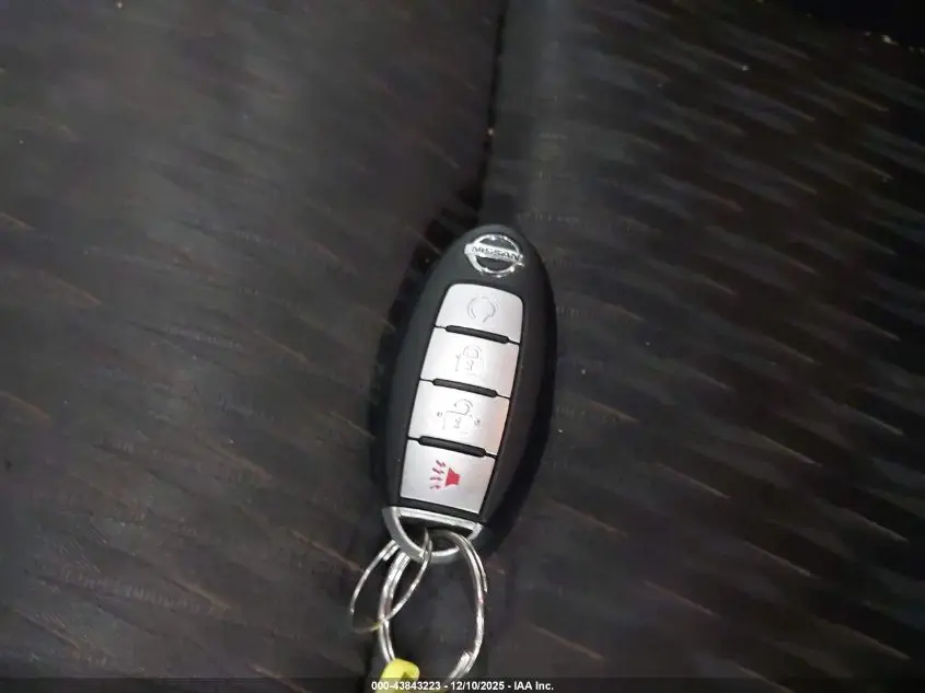 2017 NISSAN ROGUE SV