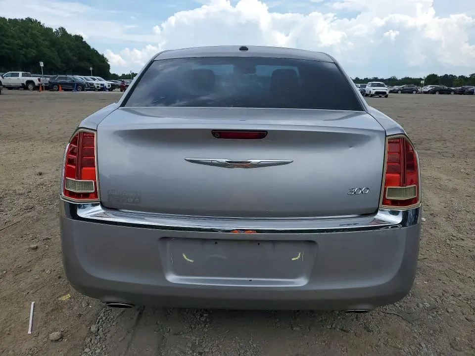 2011 CHRYSLER 300 LIMITED  