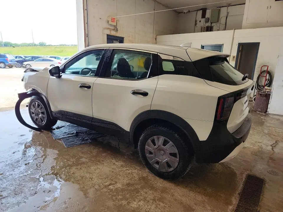 2025 NISSAN KICKS S  