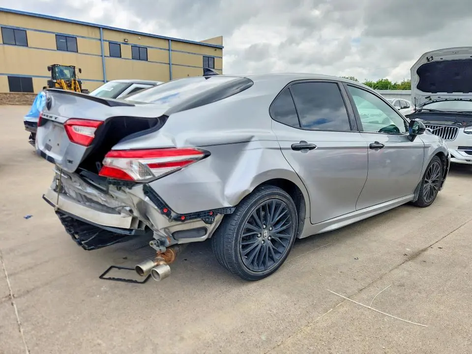 2019 TOYOTA CAMRY SE  