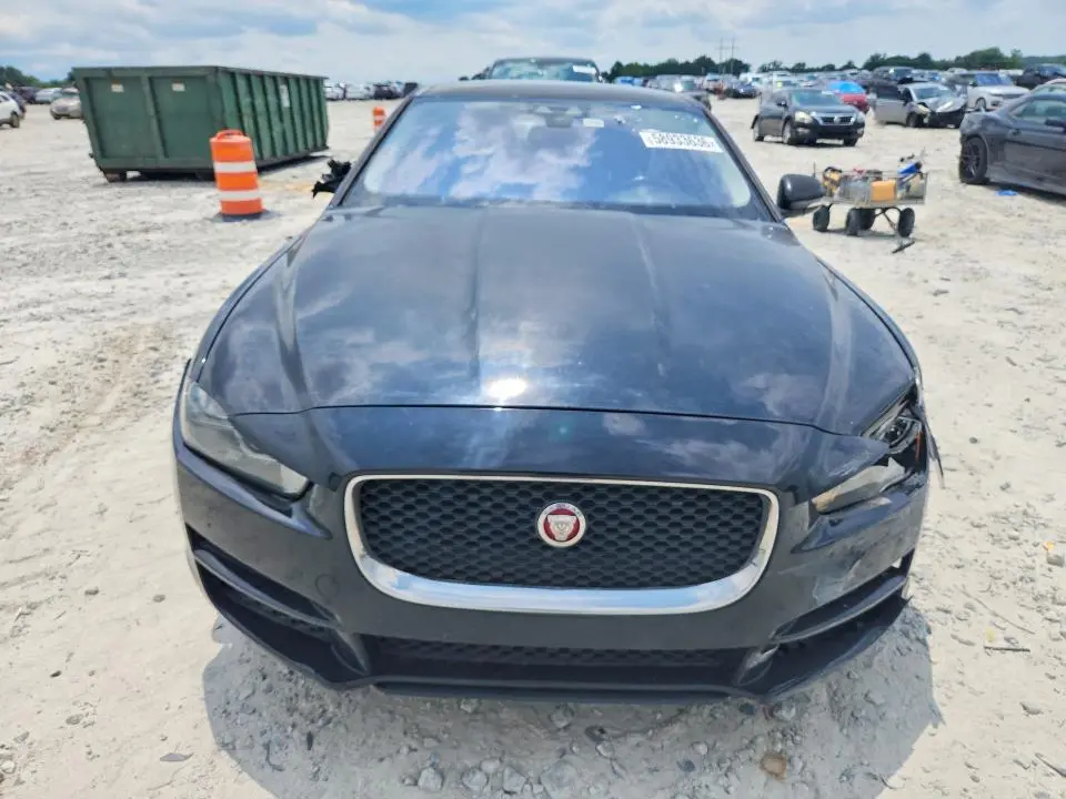 2018 JAGUAR XE PREMIUM  