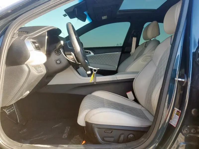 2023 GENESIS G70 BASE  