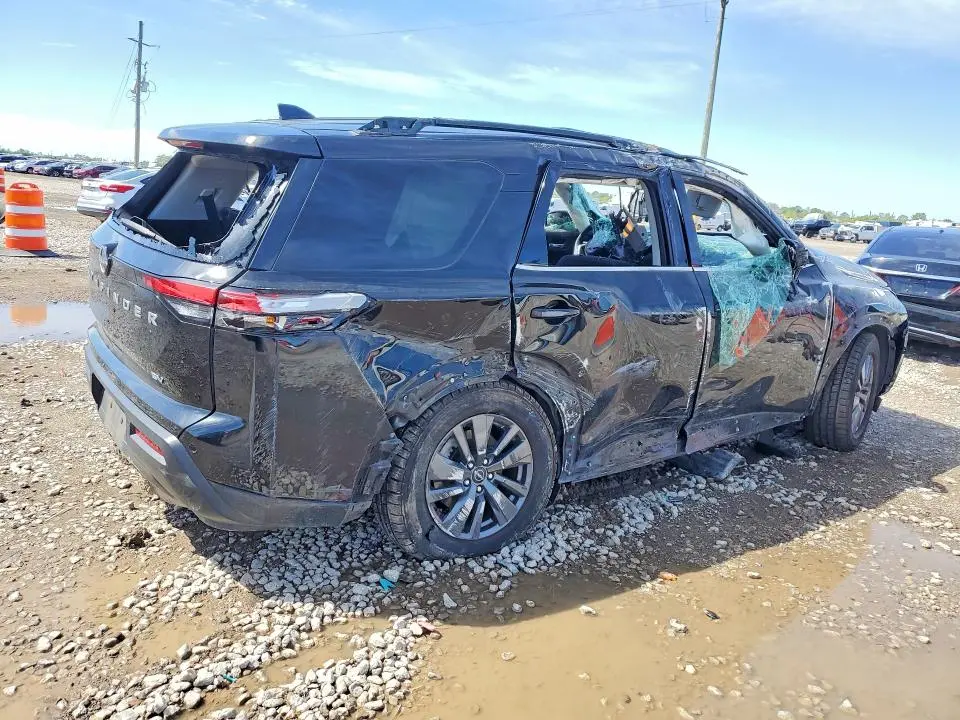 2022 NISSAN PATHFINDER SV  