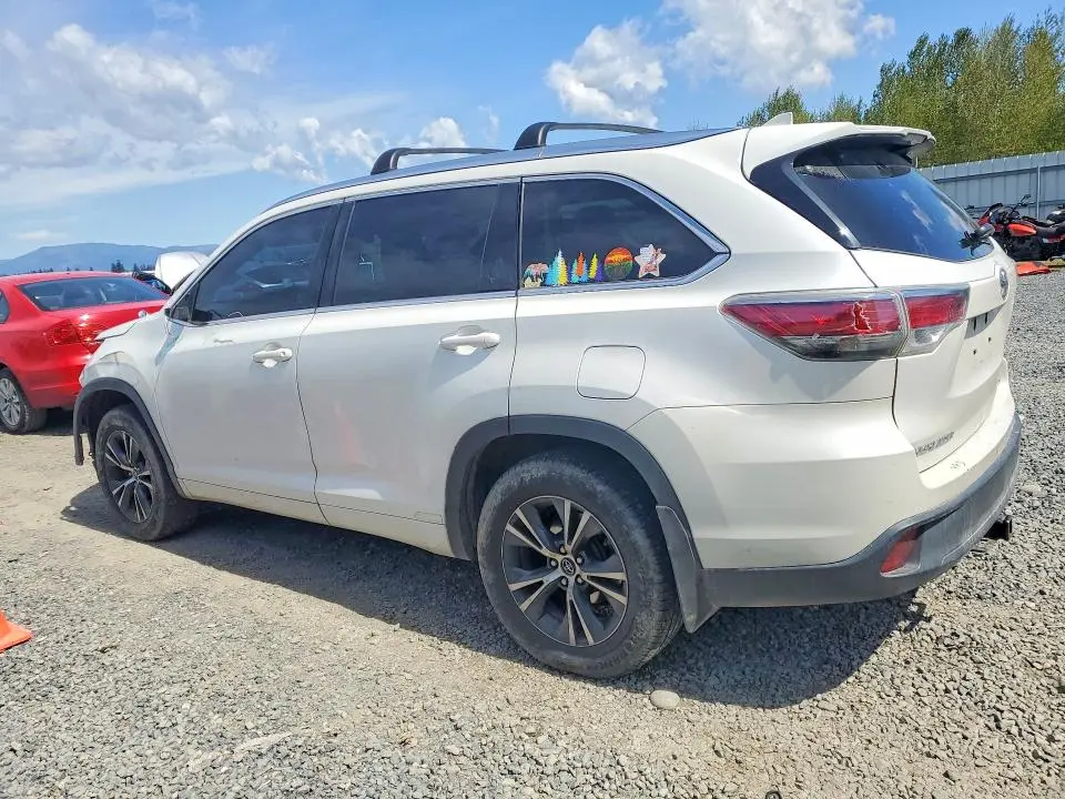 2016 TOYOTA HIGHLANDER XLE  