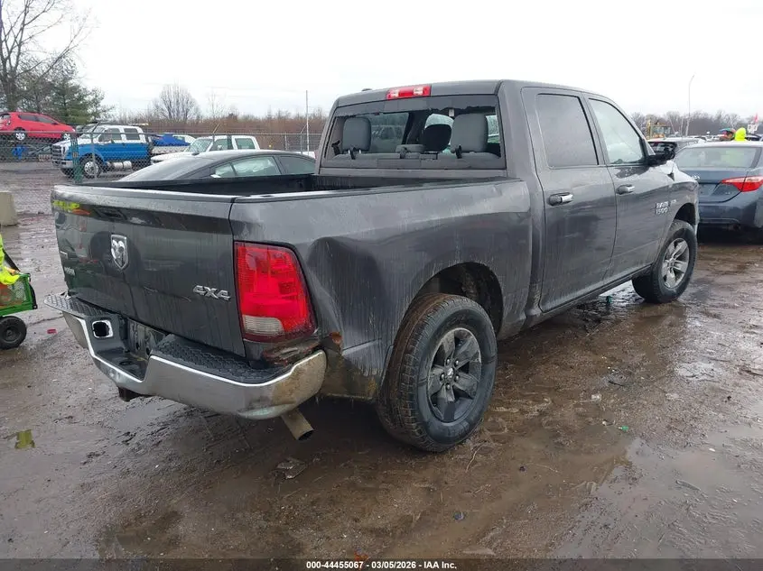 2017 RAM 1500 SLT  4X4 5'7 BOX