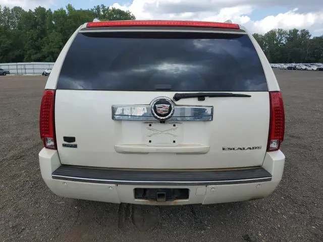 2010 CADILLAC ESCALADE LUXURY  