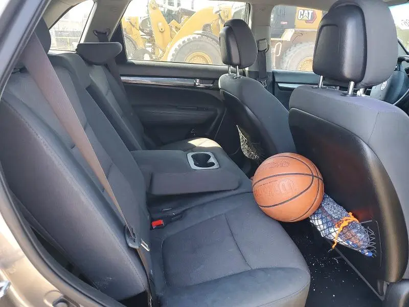 2013 KIA SORENTO LX  
