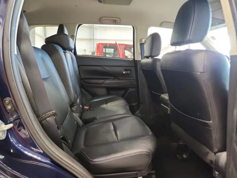 2016 MITSUBISHI OUTLANDER SE  