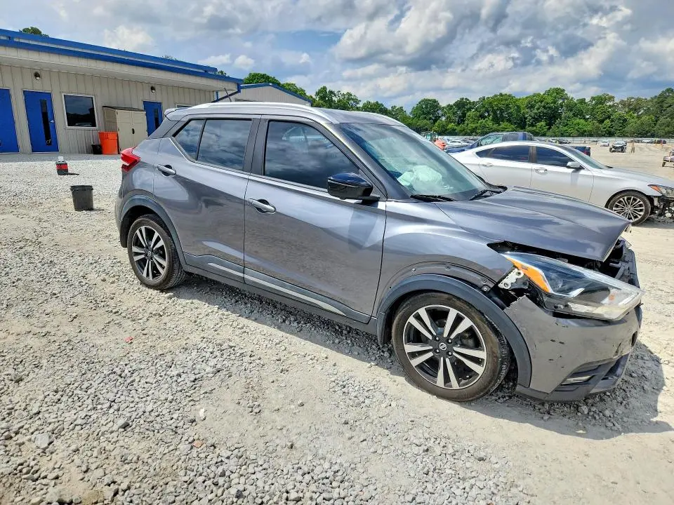 2020 NISSAN KICKS SR  