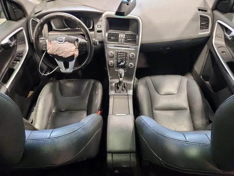2016 VOLVO XC60 T6 PREMIER  