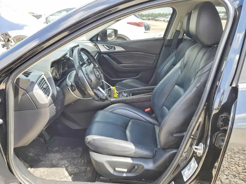 2018 MAZDA 3 TOURING  