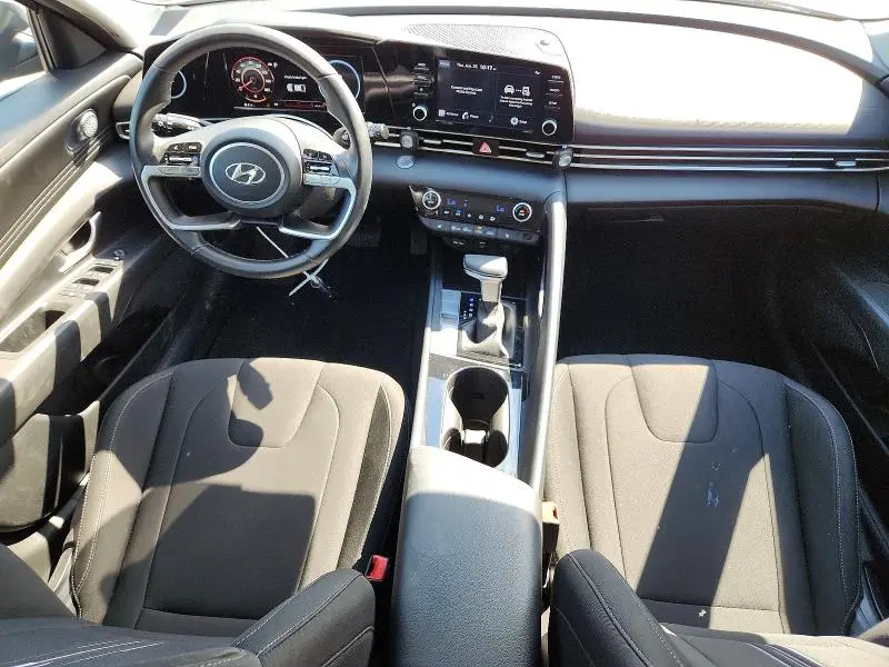 2022 HYUNDAI ELANTRA   