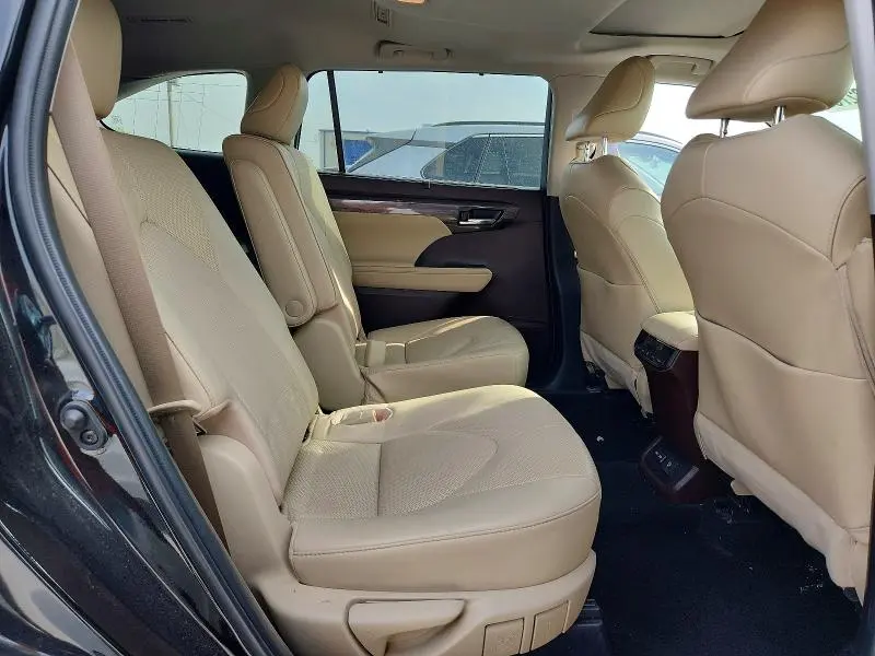 2022 TOYOTA HIGHLANDER LIMITED  