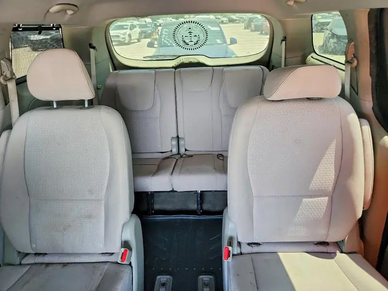 2016 KIA SEDONA LX  