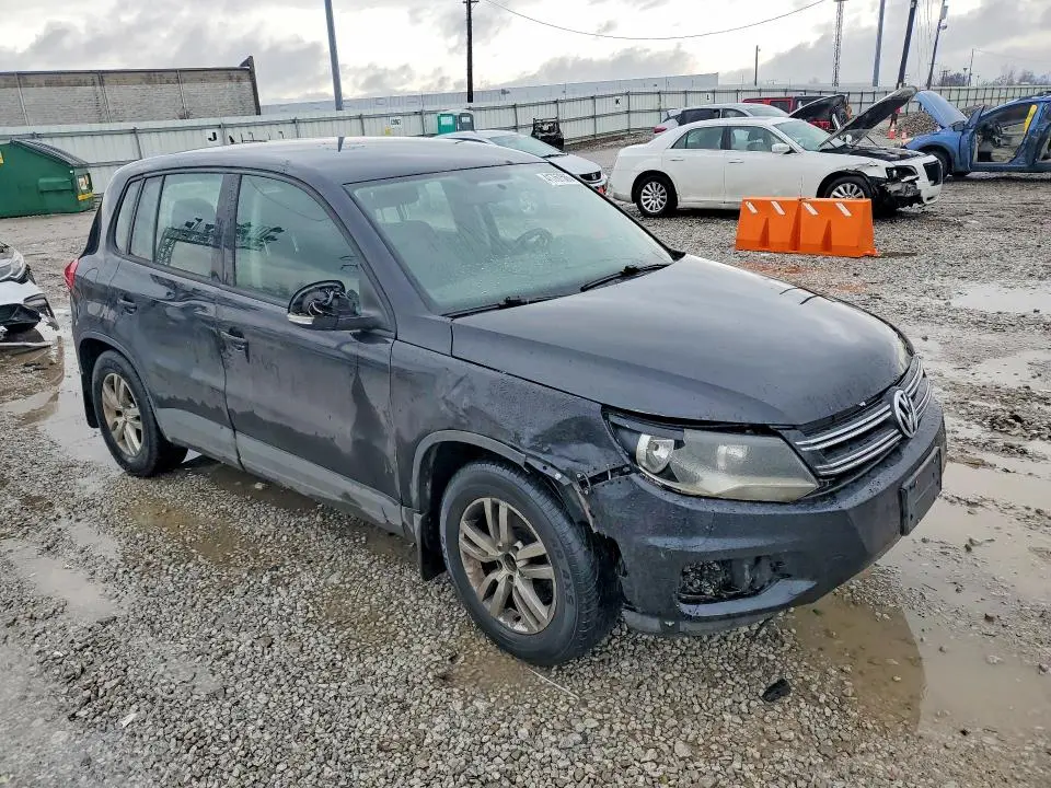 2013 VOLKSWAGEN TIGUAN S  