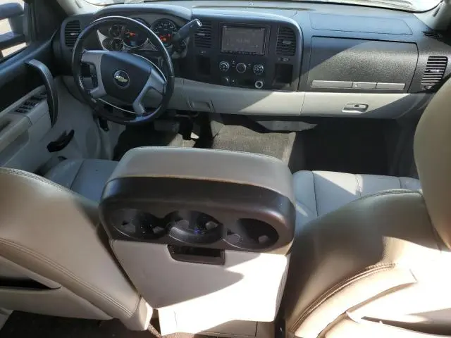 2011 CHEVROLET SILVERADO C1500 LT  