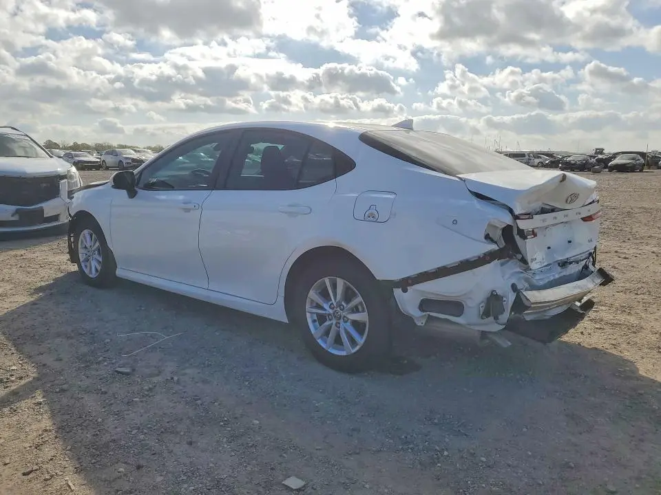 2026 TOYOTA CAMRY LE  