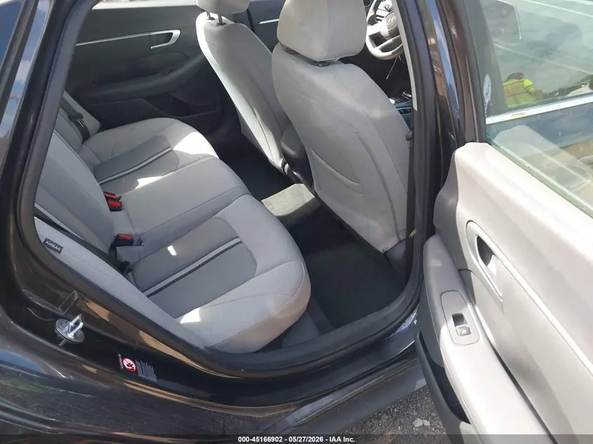 2022 HYUNDAI SONATA SE