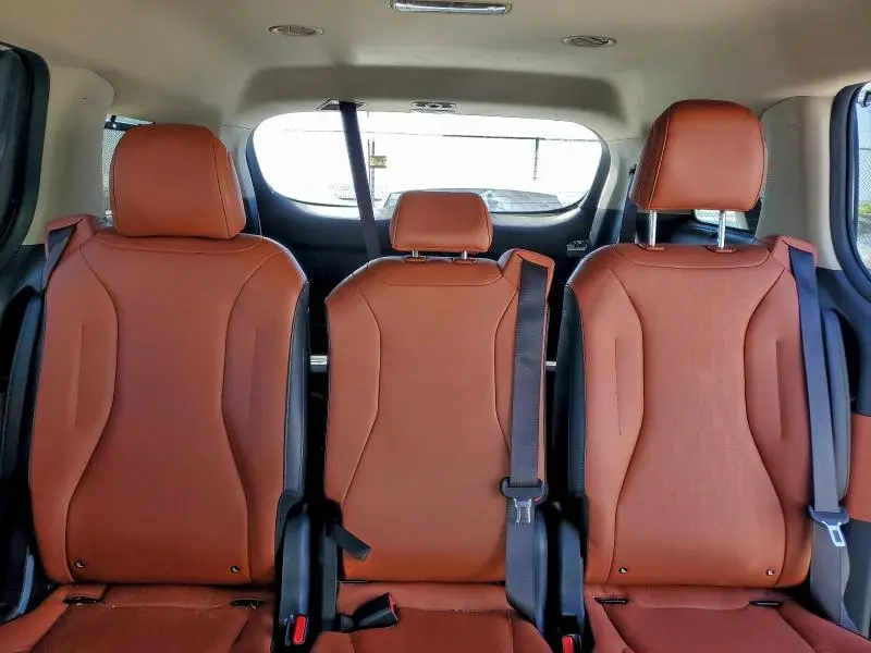 2024 KIA CARNIVAL SX  