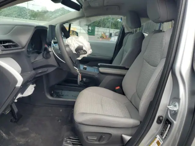 2025 TOYOTA SIENNA LE  