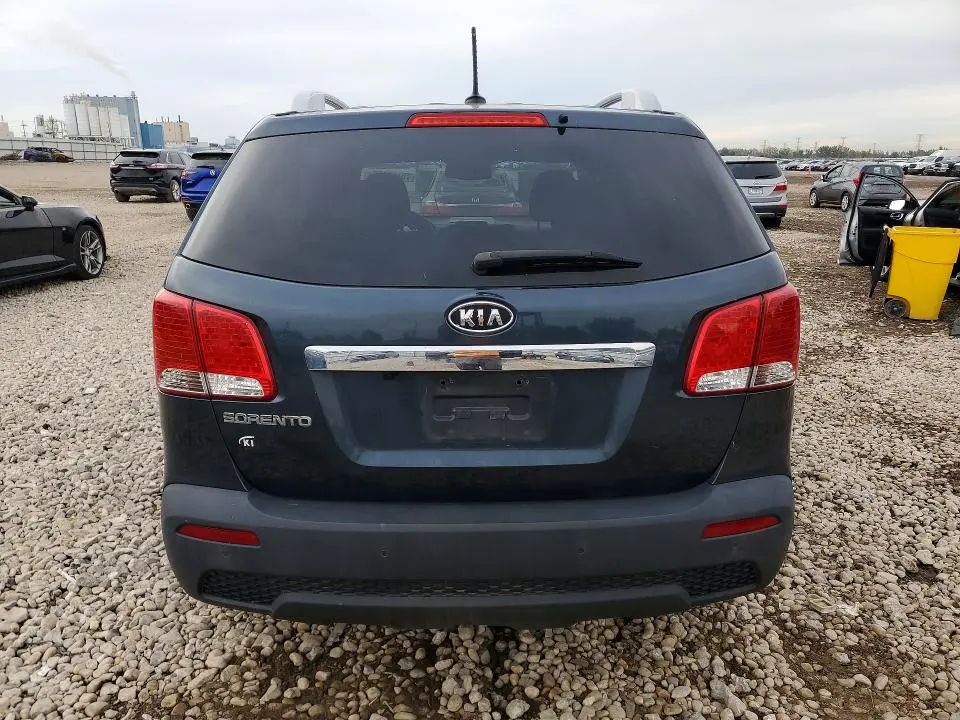 2011 KIA SORENTO LX  